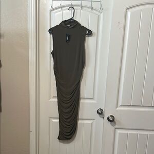 Elegant Olive Green Sleeveless Dress
